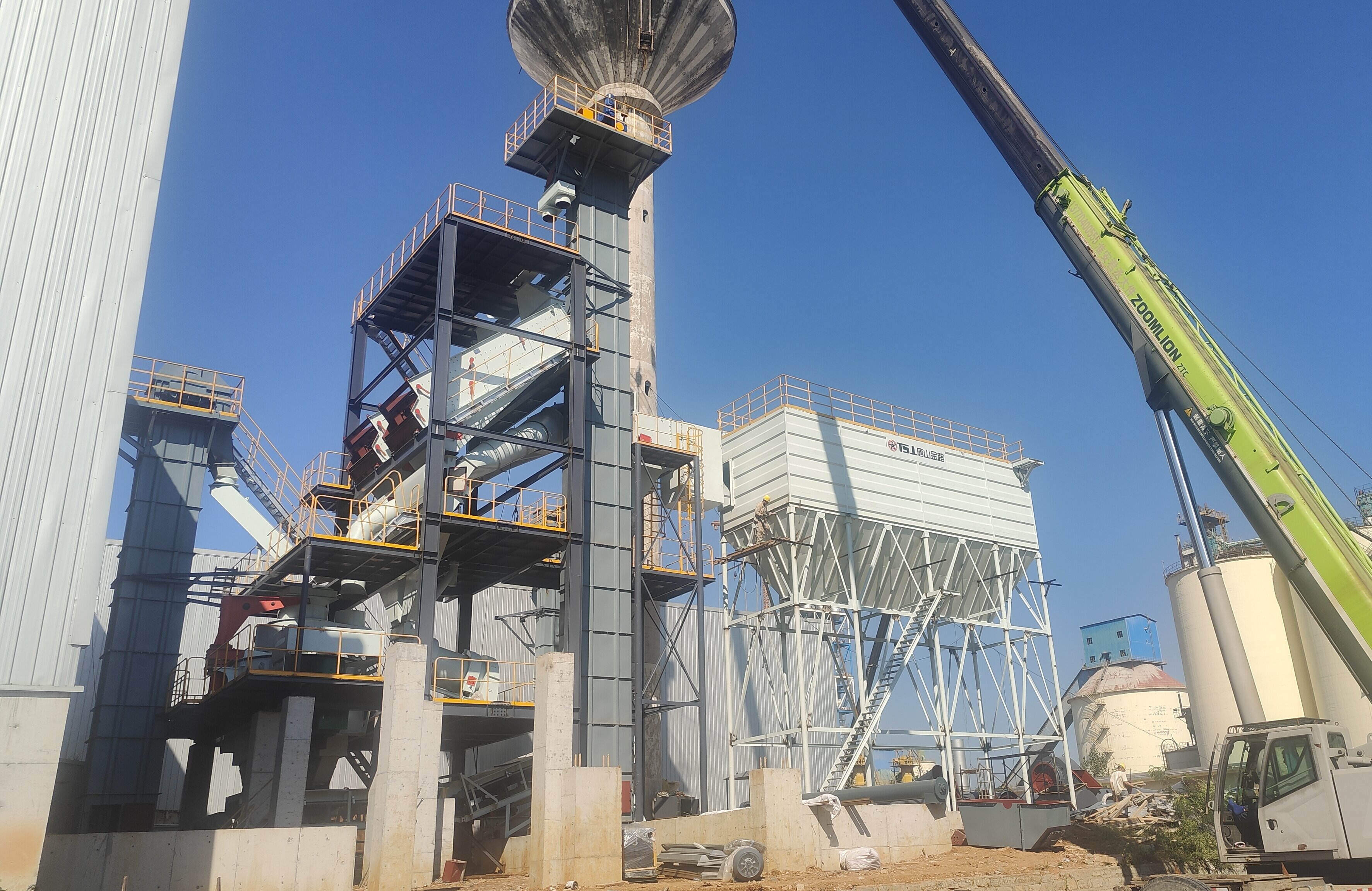 建筑垃圾堆成山？制砂樓一鍵 “點(diǎn)石成金”！