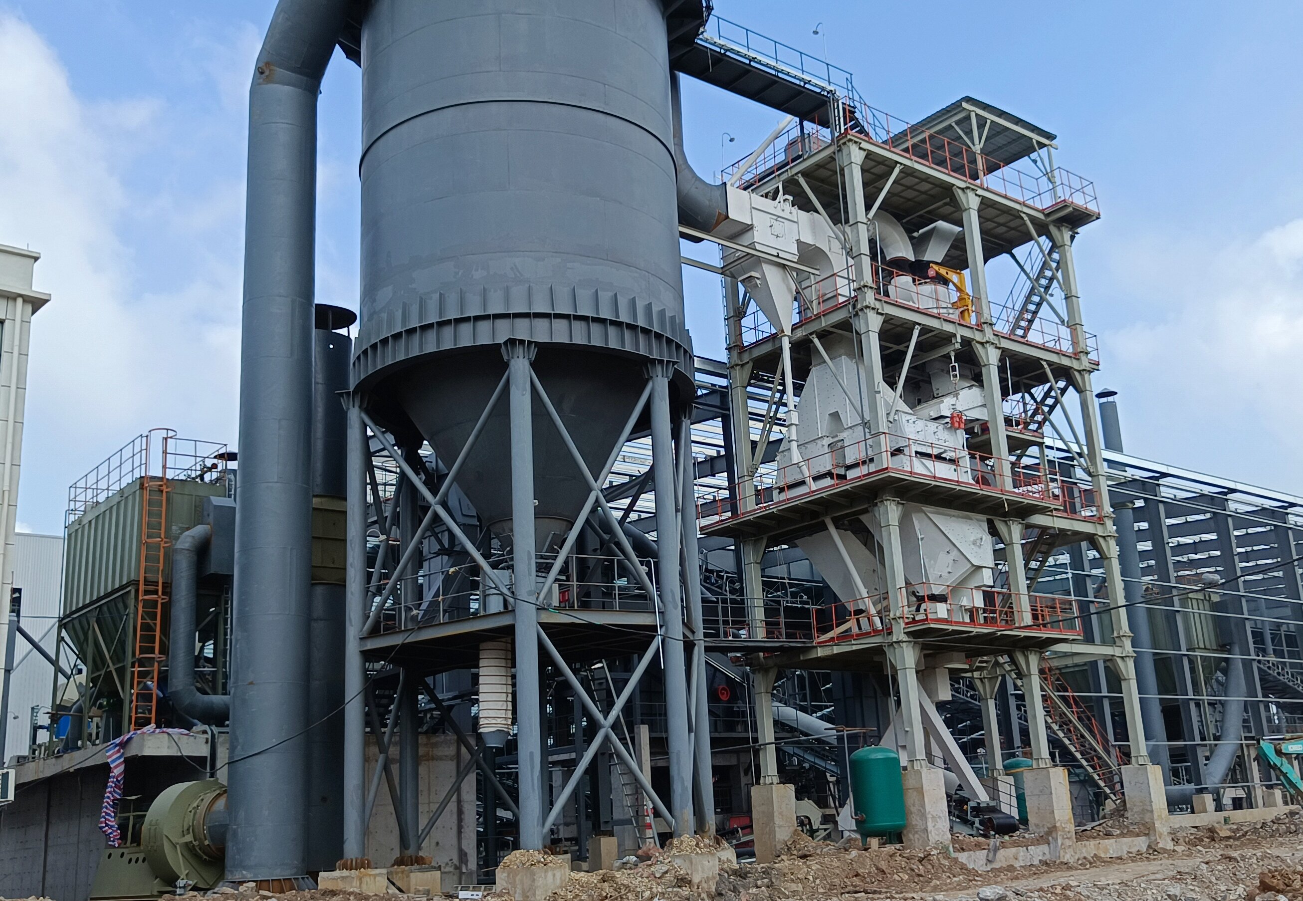 一文讀懂制砂樓：現(xiàn)代砂石生產(chǎn)的 “智能王牌”，環(huán)保高產(chǎn)雙在線！